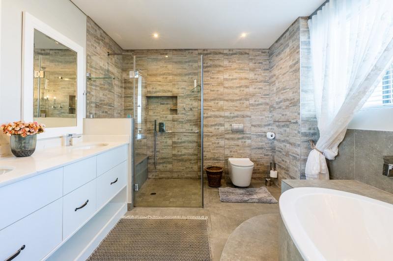 5 Bedroom Property for Sale in Pinnacle Point Golf Estate Western Cape